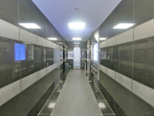 エレベーターまでのア