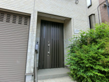 オフィスビル出入り口