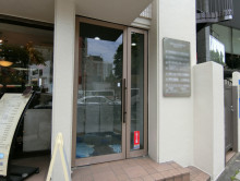 オフィスビル出入口