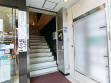 オフィスビル出入口