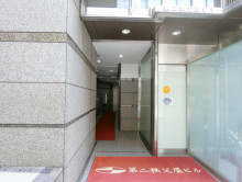 オフィスビル出入り口