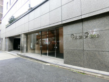 オフィスビル出入り口