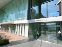 オフィスビル出入口