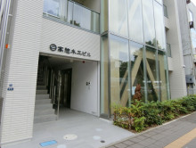 オフィスビル出入口