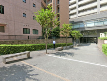 エントランス前