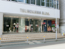 オフィスビル出入口