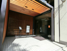 オフィスビル出入口