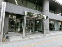 オフィスビル出入口