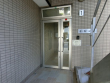 オフィスビル出入口