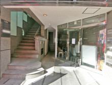 オフィスビル出入口