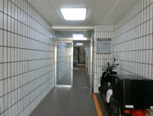 オフィスビル出入口