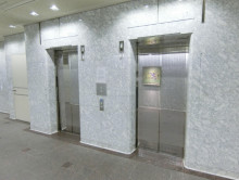 エレベーター(2基)