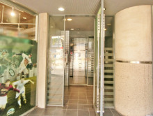 オフィスビル出入口