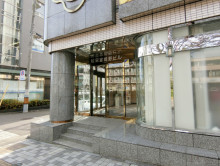 オフィスビル出入口