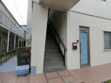 オフィスビル出入り口