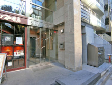 オフィスビル出入り口