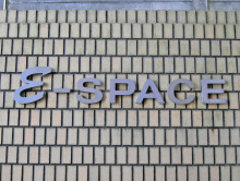 ネームプレート：E・スペース