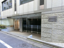 オフィスビル出入り口