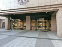 オフィスビル出入口