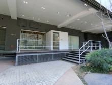 オフィスビル出入口