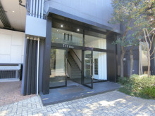 オフィスビル出入口