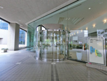 オフィスビル出入口