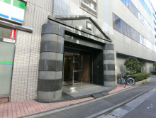 オフィスビル出入り口