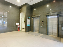 エントランス内部