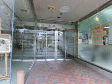 オフィスビル出入口