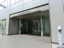 オフィスビル出入口