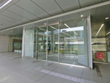 オフィスビル出入口