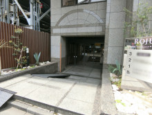 オフィスビル出入口