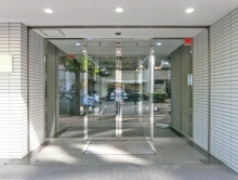 オフィスビル出入口