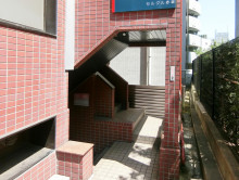 オフィスビル出入口