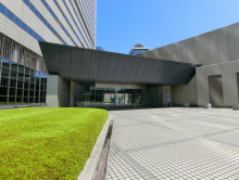 オフィスビル出入口