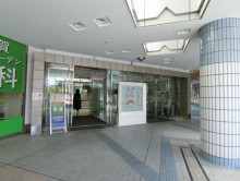 オフィスビル出入口