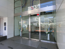 オフィスビル出入口