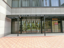 オフィスビル出入口