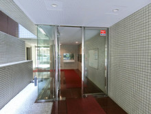 オフィスビル出入口