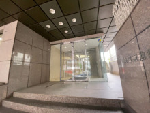 オフィスビル出入口