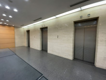 エレベーター(3基)