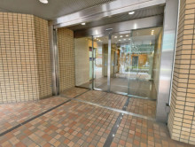 オフィスビル出入口