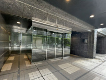 オフィスビル出入口