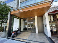 オフィスビル出入口