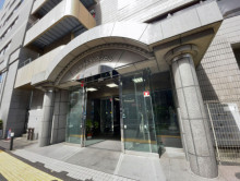 オフィスビル出入口