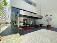 オフィスビル出入口