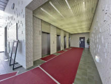 エレベーター(5基)