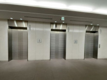 エレベーター(3基)