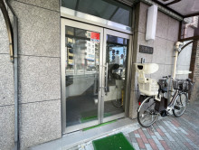 オフィスビル出入口