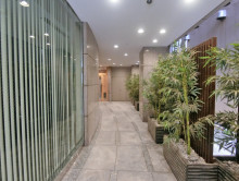 エレベーターまでのア